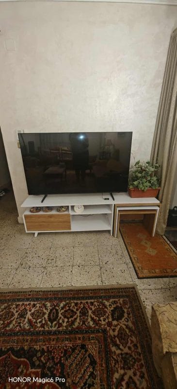 ⁦ترابيزة تليفزيون مع ترابيزات متداخلة 40×180سم – بيج مع ابيض – TV0128⁩ - الصورة ⁦2⁩