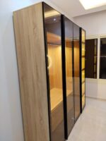 ⁦دريسنج 200*220 خشابي درف زجاج كود DS-201⁩ - الصورة ⁦4⁩